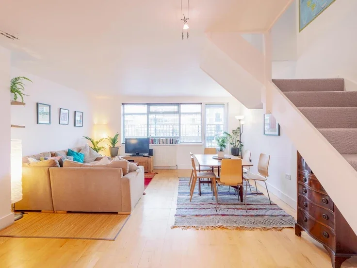 Flat Haberdasher Street in Greater London
