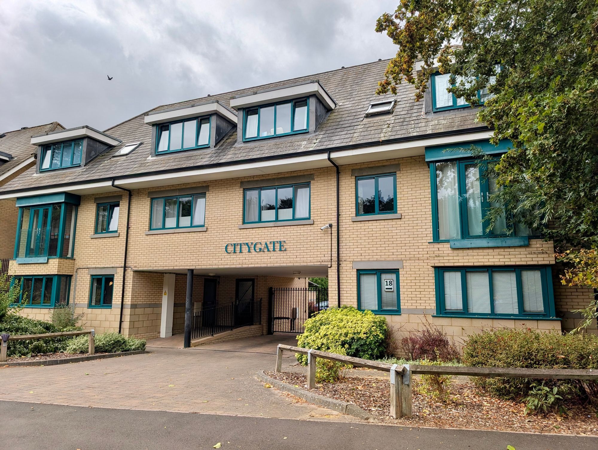 Flat Woodhead Drive in Cambridge