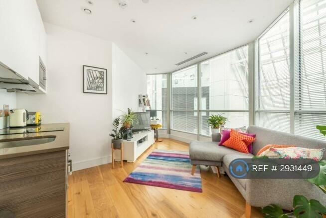 Flat Bath Road in Greater London