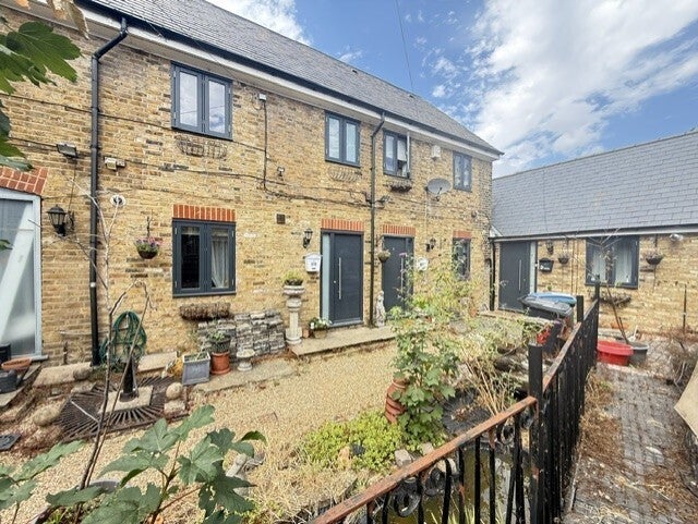 House Loates Lane in Watford