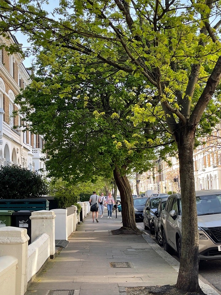 Flat Sinclair Road in Greater London