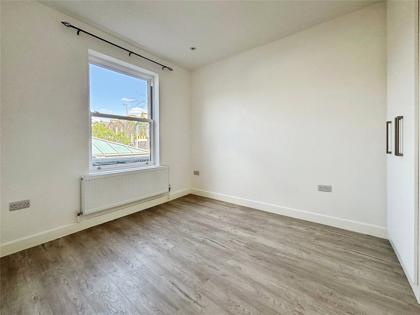 Flat Kensington Park Road in Greater London