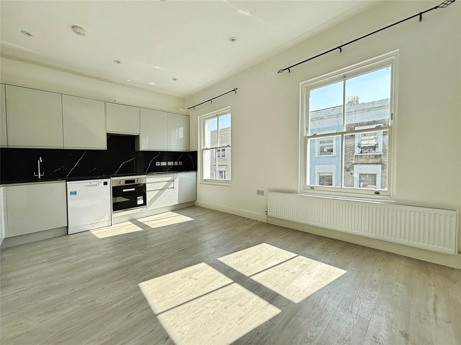 Flat Kensington Park Road in Greater London