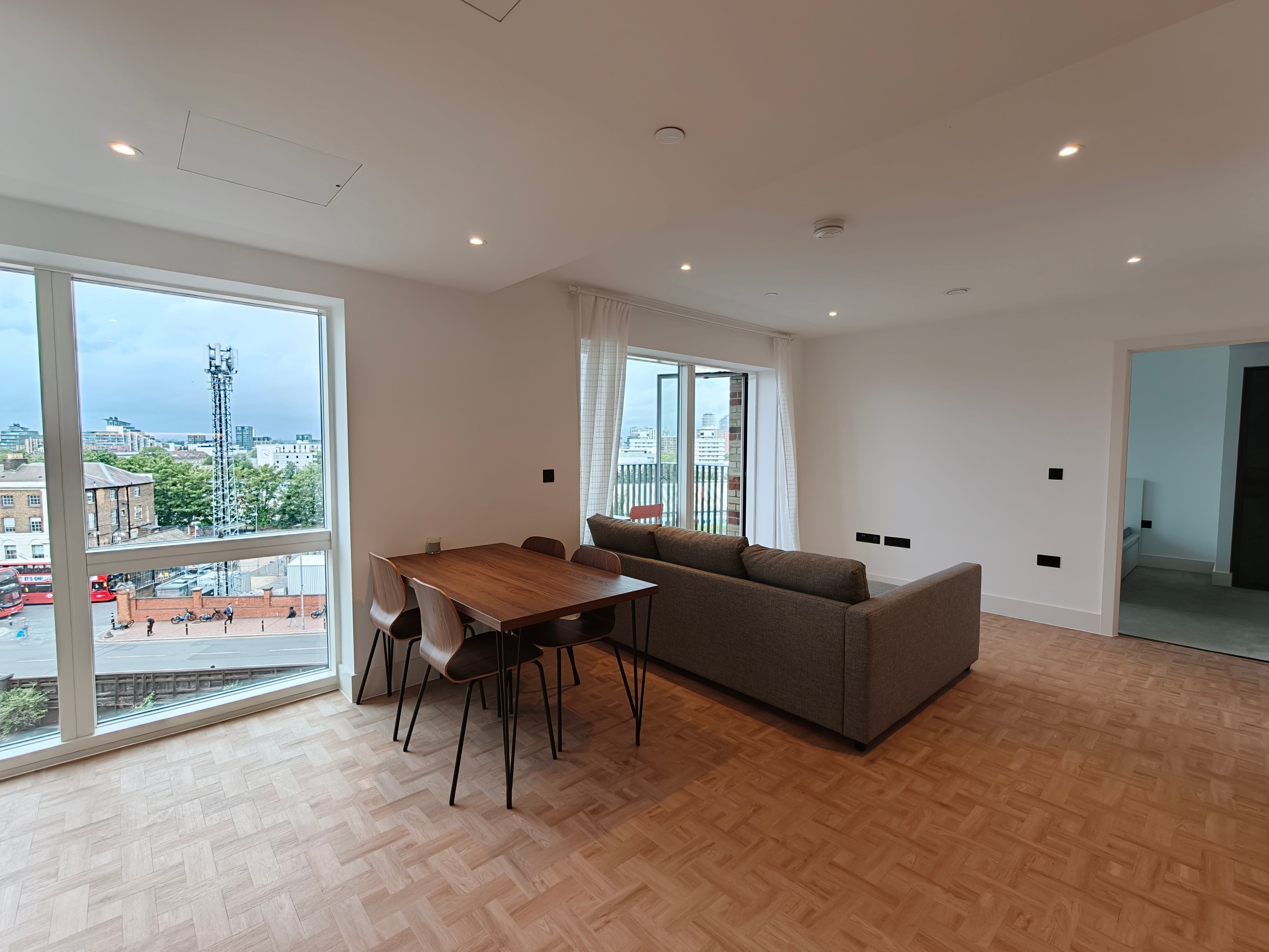 Flat Danvers Avenue in Greater London
