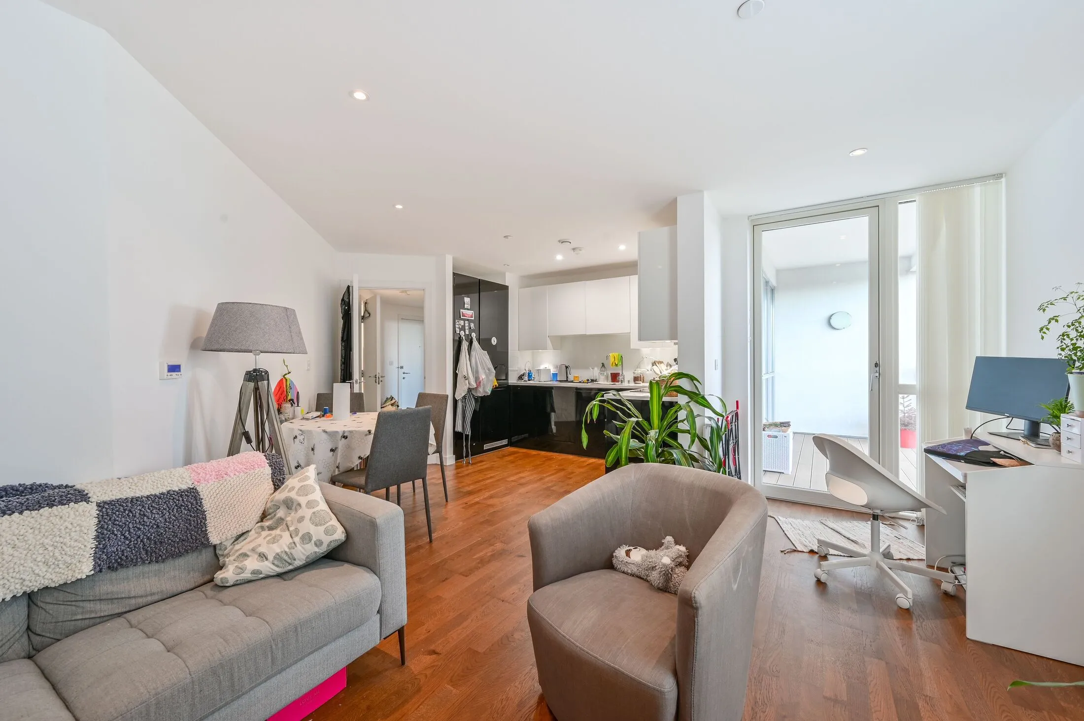 Flat Terry Spinks Place in Greater London