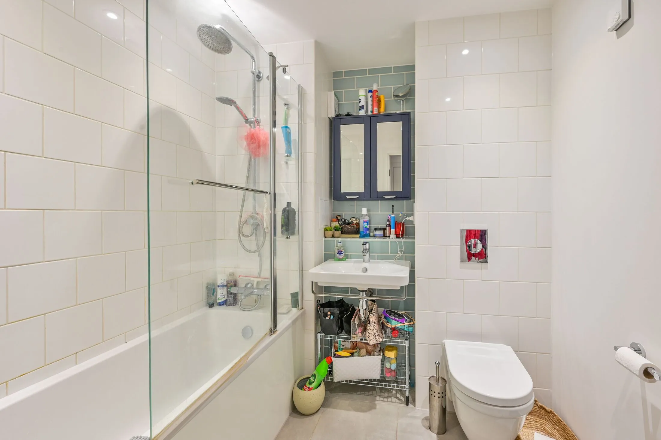 Flat Terry Spinks Place in Greater London