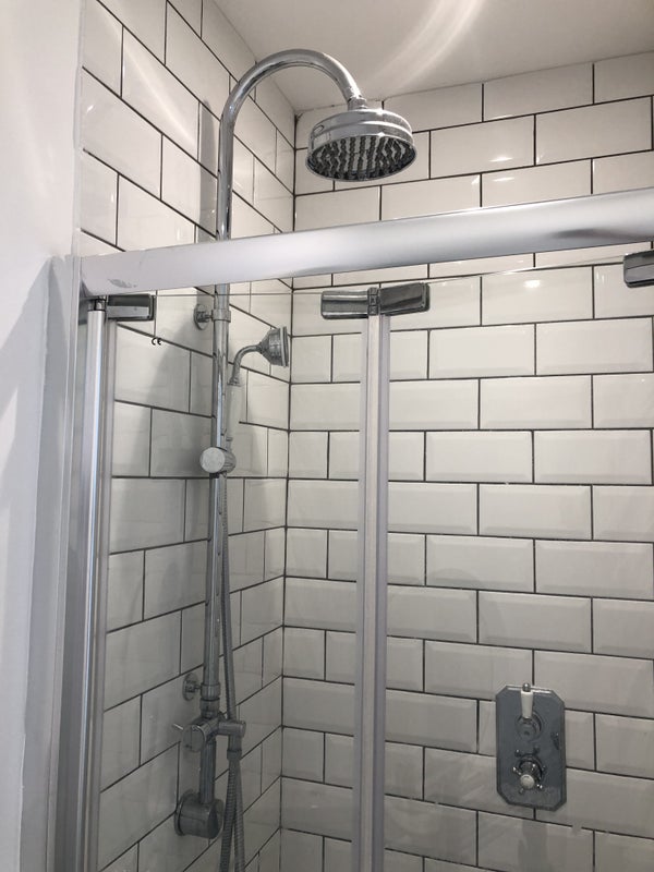 Room Farrant Avenue in Greater London