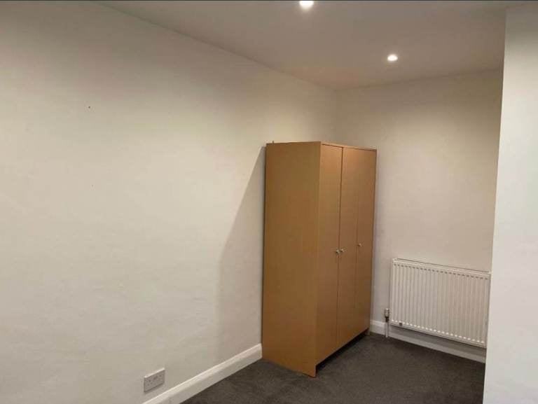 Flat Montgomery Place in Slough