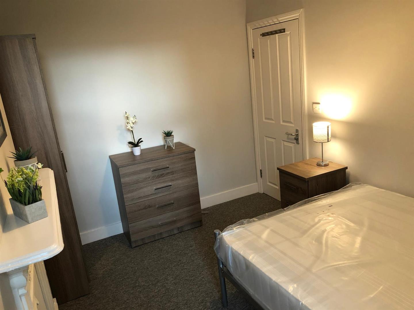 Room Herga Road in Greater London