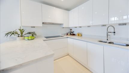Flat Hammersmith Broadway in Greater London