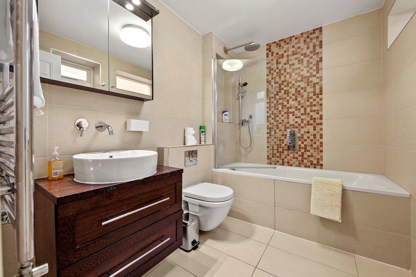 Flat Eversholt Street in Greater London