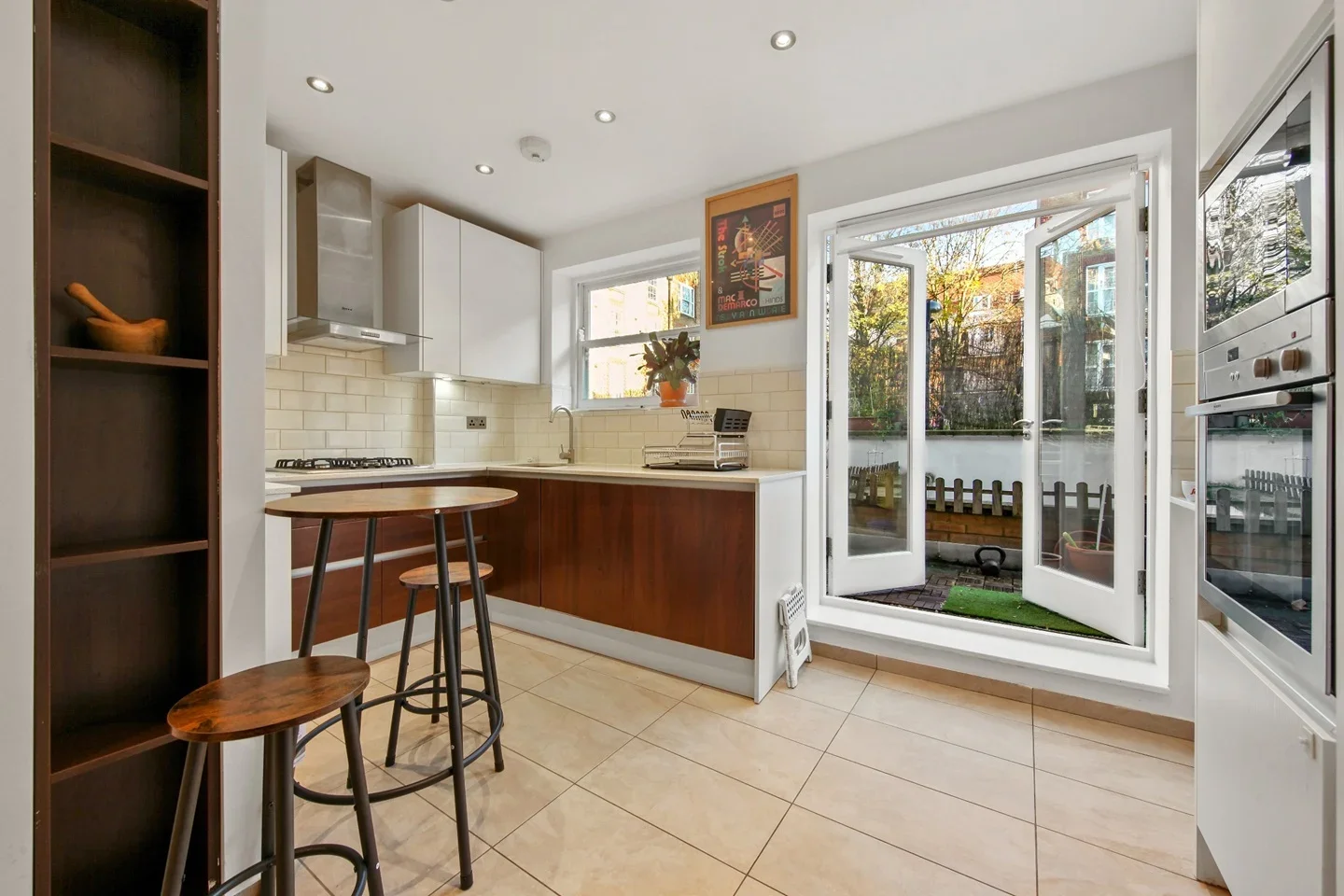 Flat Eversholt Street in Greater London