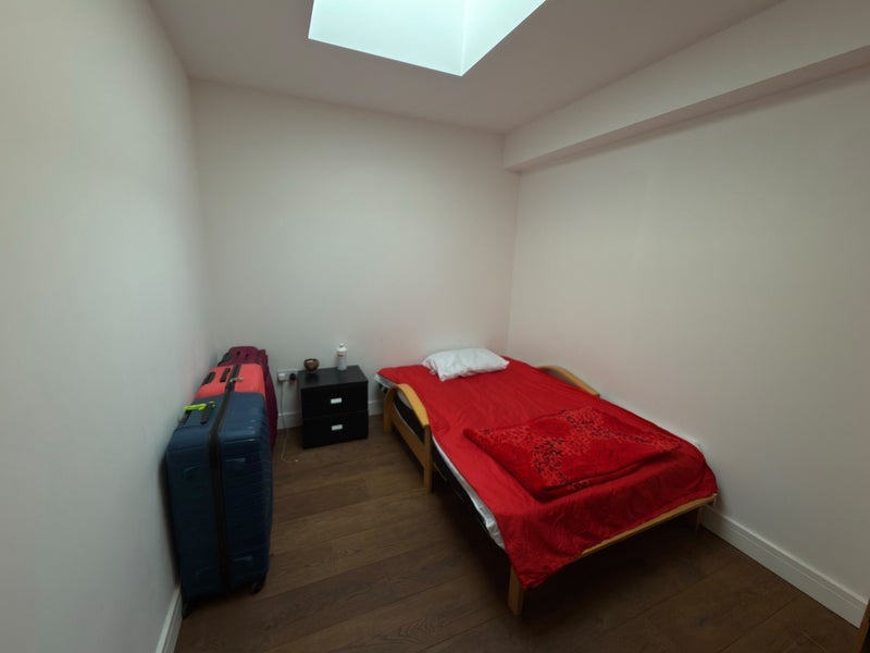 Room Ballards Lane in Greater London