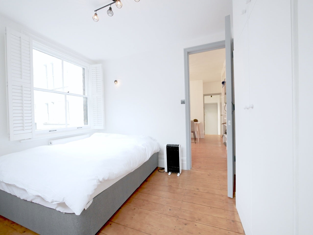 Flat St Stephen's Crescent in City of Westminster