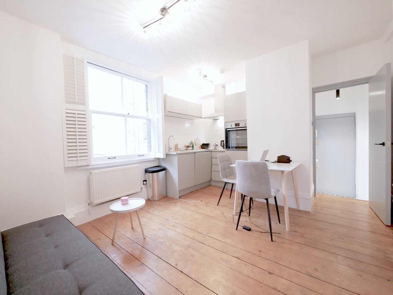 Flat St Stephen's Crescent in City of Westminster