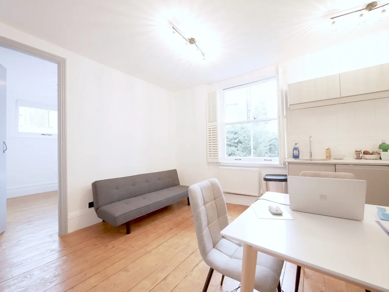 Flat St Stephen's Crescent in City of Westminster