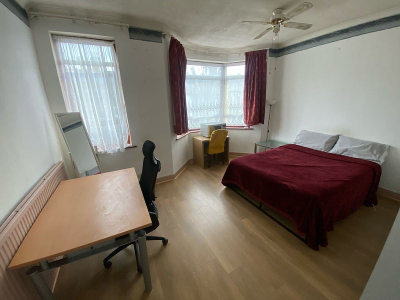 Room Malvern Road in Greater London