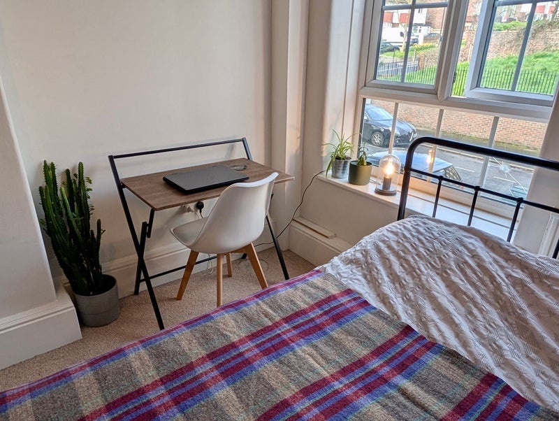 Room Albrighton Road in Greater London