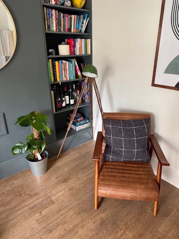 Room Albrighton Road in Greater London