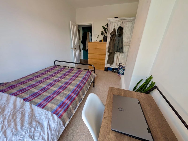 Room Albrighton Road in Greater London
