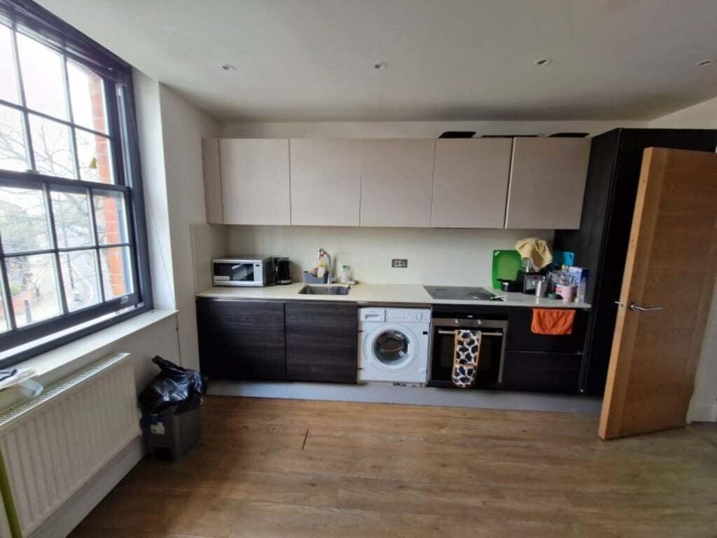Room Chadbourn Street in Greater London