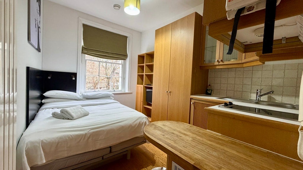 Room Cartwright Gardens in Greater London