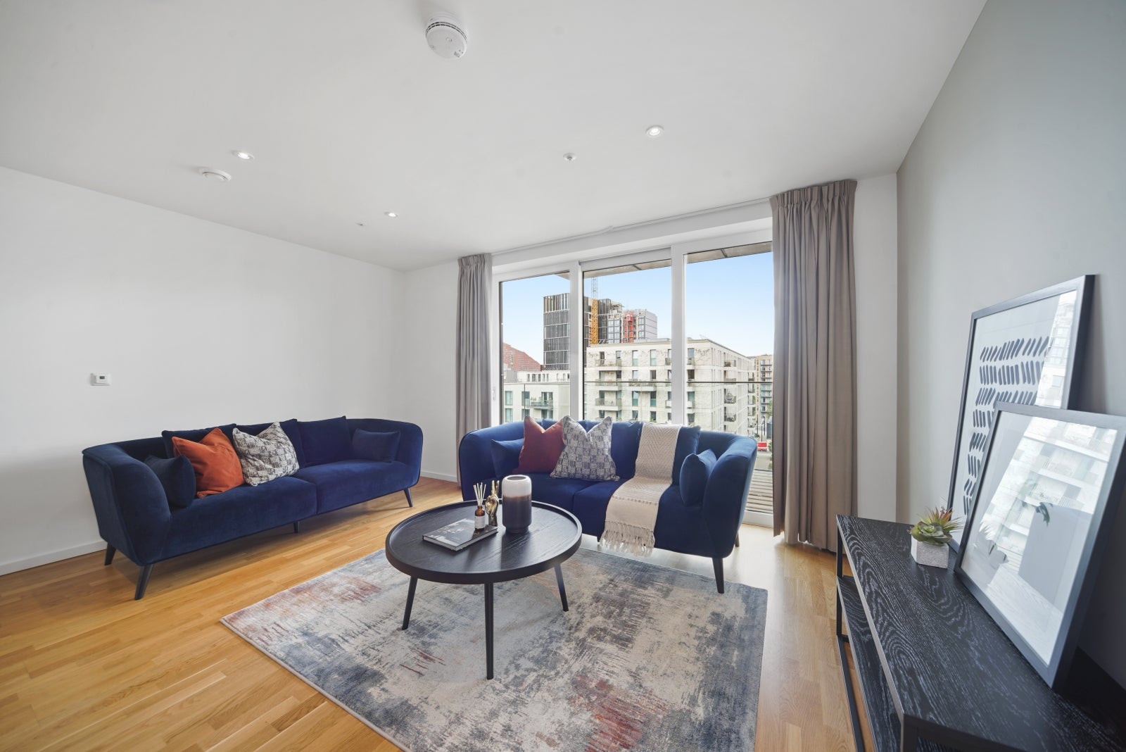 Flat Celebration Avenue in Greater London