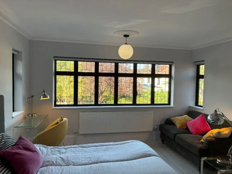 Room Tudor Close in Greater London