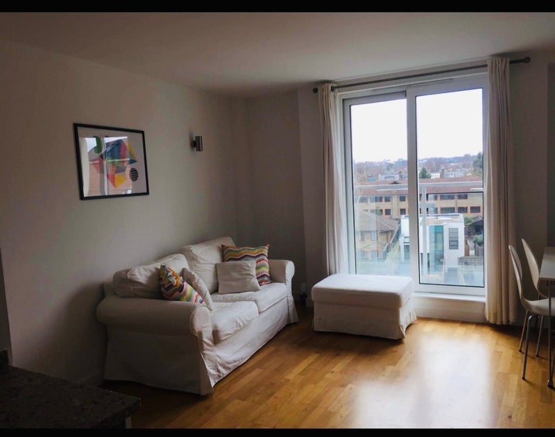 Flat Enfield Road in Greater London