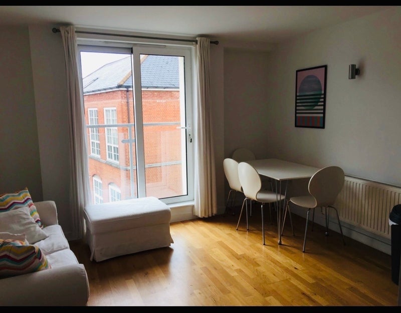Flat Enfield Road in Greater London