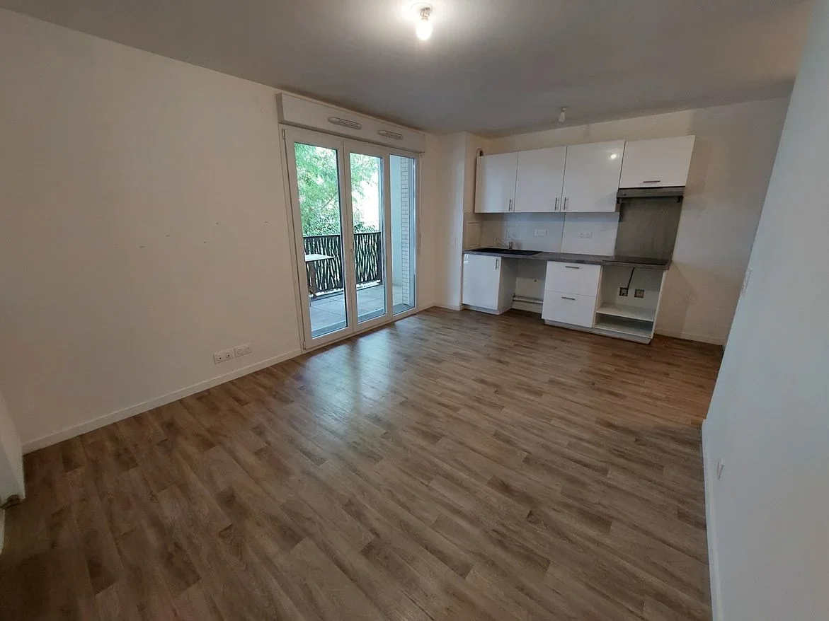 Flat Rue Nicole Laouenan in Saint-Pierre-du-Perray