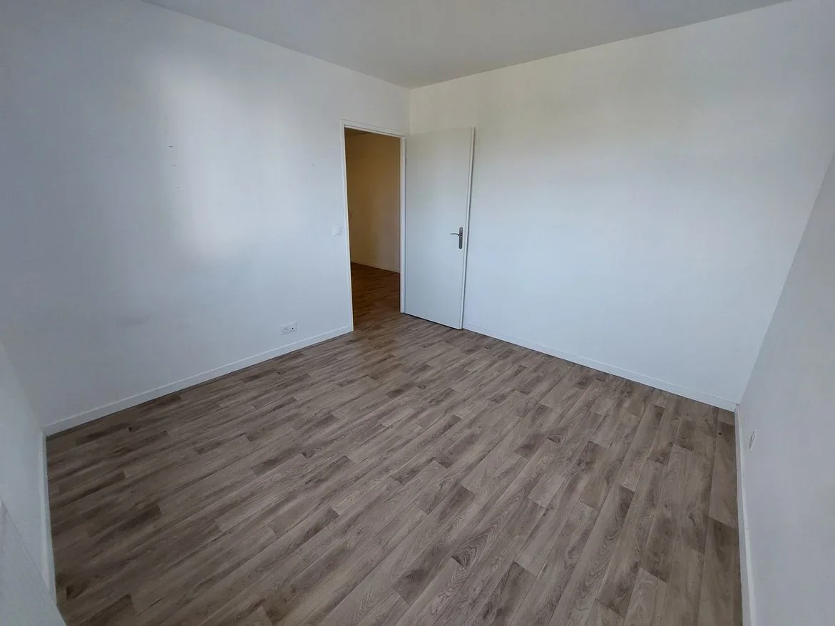 Flat Rue Nicole Laouenan in Saint-Pierre-du-Perray