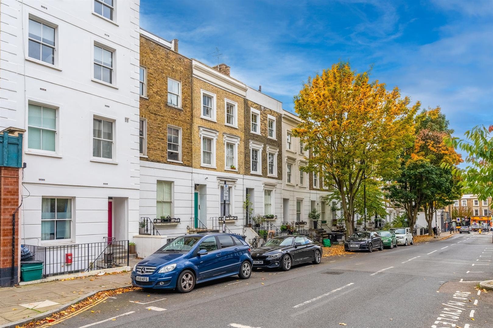 Flat Offord Road in Greater London