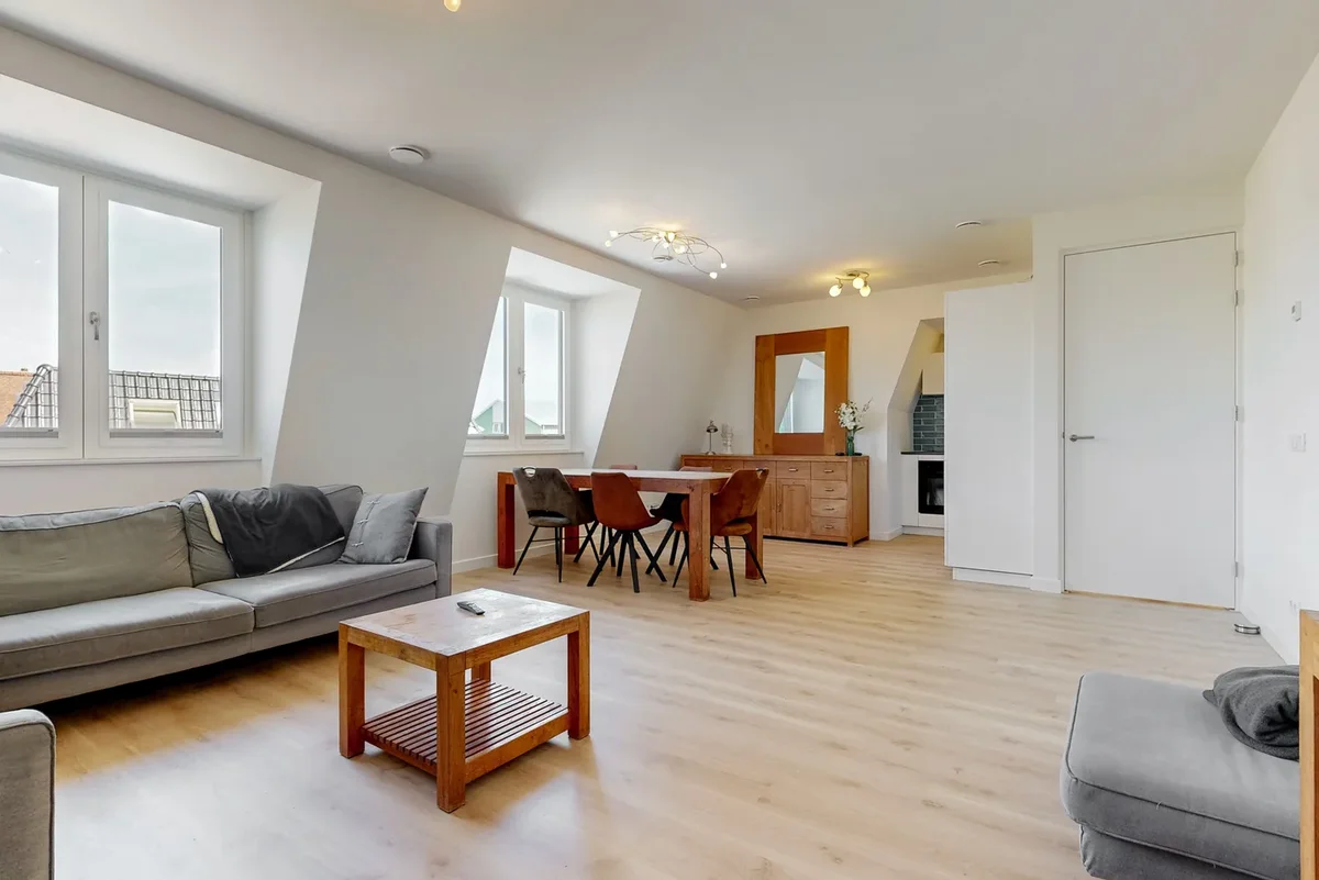 Woonhuis aan de Dorpsstraat in Nieuwveen