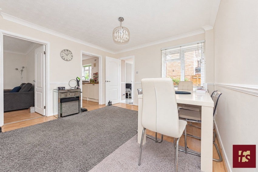 House Fortrose Close in Sandhurst