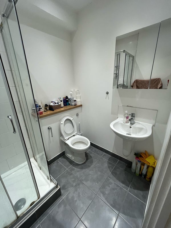 Room Greenwich High Road in Greater London