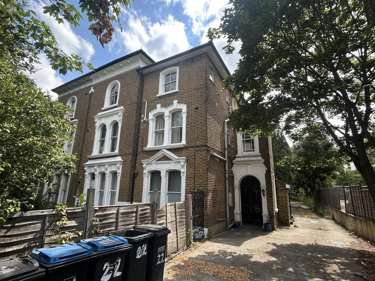 Flat Penge Road in Greater London