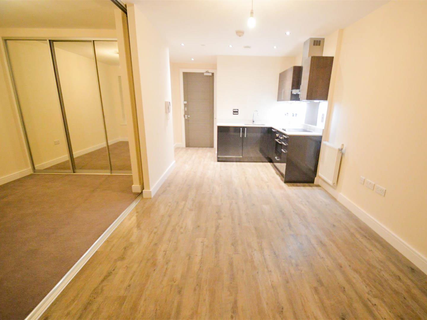 Flat Pearl Lane in Gillingham