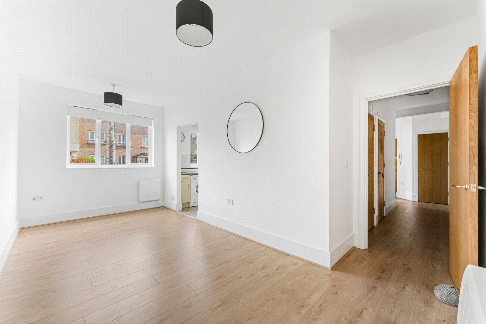 Flat Middleton Road in Greater London