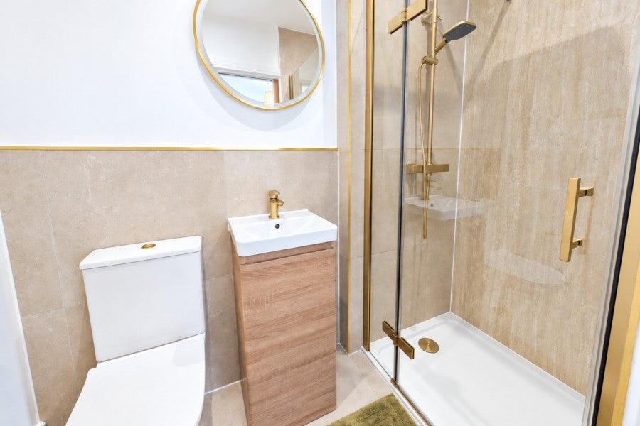Room Royal Oak Road in Woking