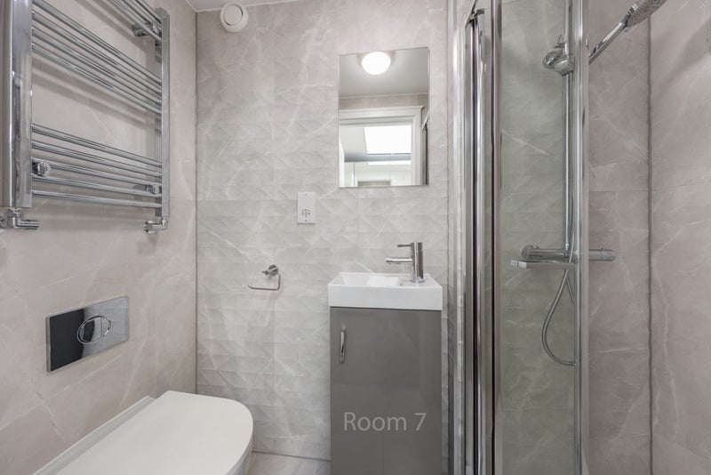 Room Flint Close in Greater London
