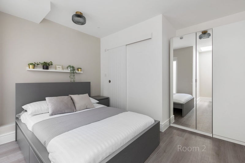 Room Flint Close in Greater London