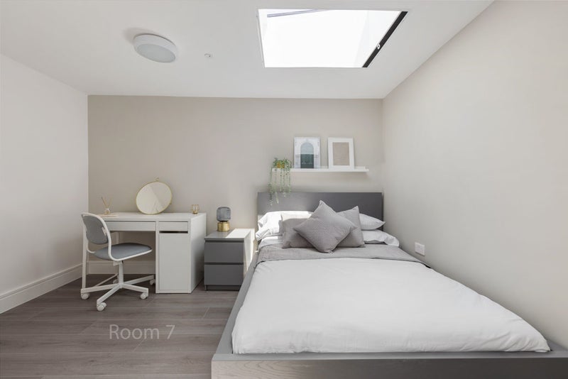 Room Flint Close in Greater London