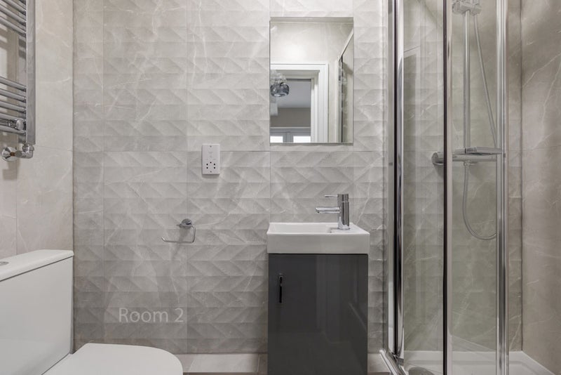 Room Flint Close in Greater London