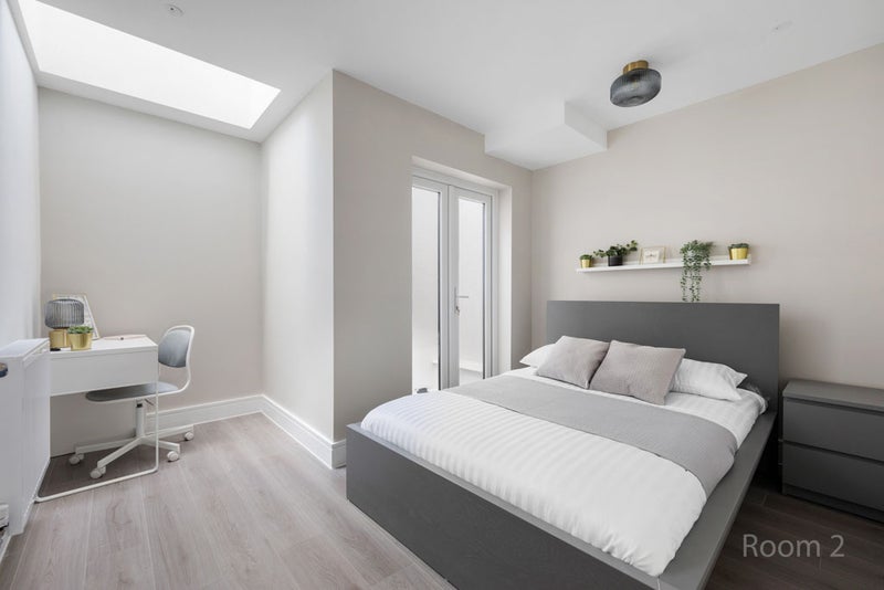 Room Flint Close in Greater London