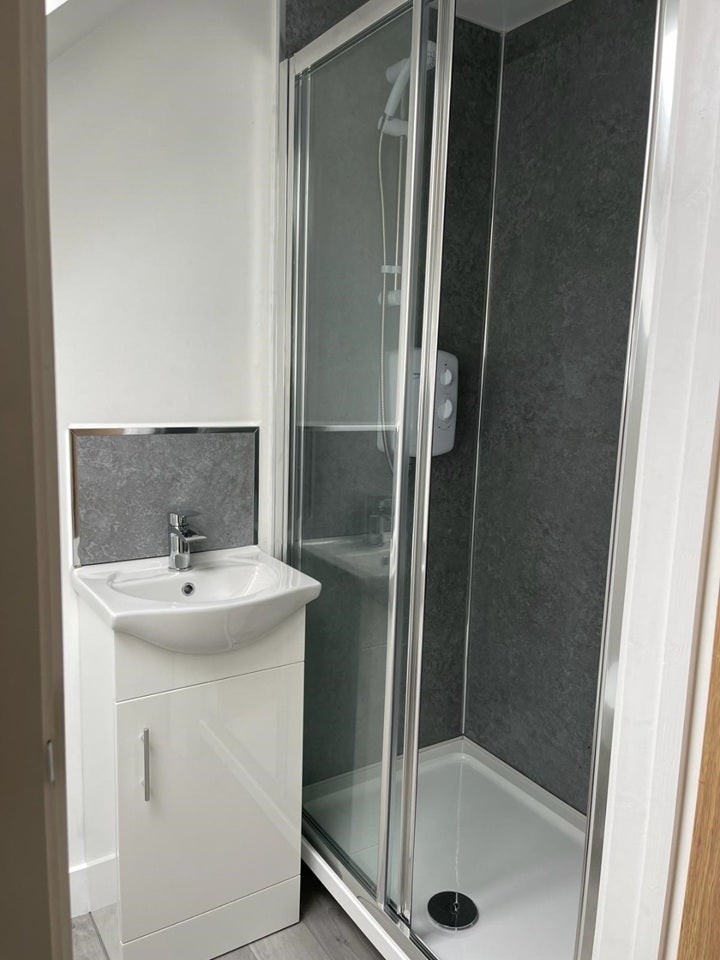 Room Lee High Road in Greater London