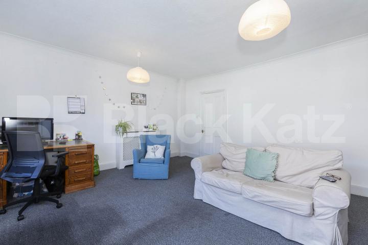 Flat Park Road in Greater London