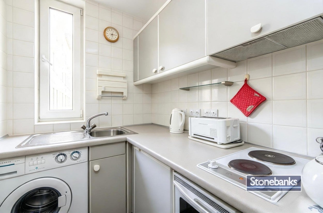 Flat Sloane Avenue in Greater London