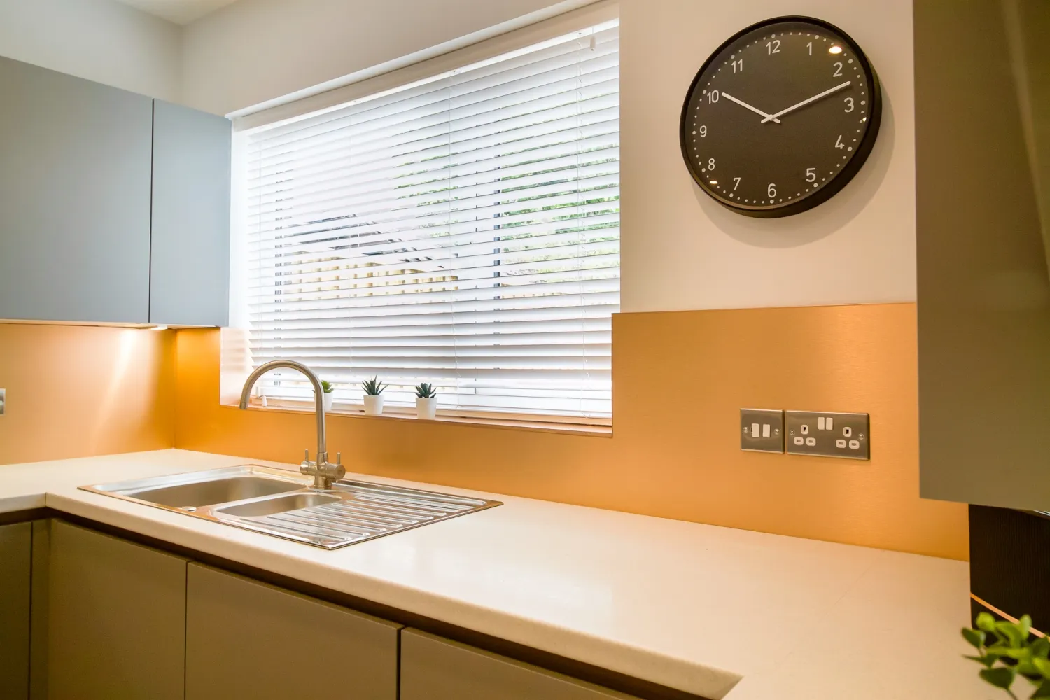 Room Cranbury Road in Eastleigh