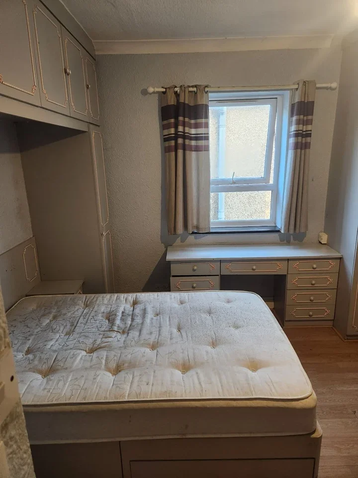 Room Albert Street in Brentwood